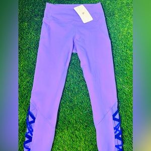 NWT Fabletics lilac/purple leggings. Size small